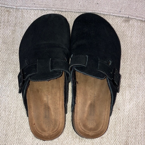 Time and Tru memory foam size 7 women’s slip on shoe Black Suede Sandals - Picture 11 of 13